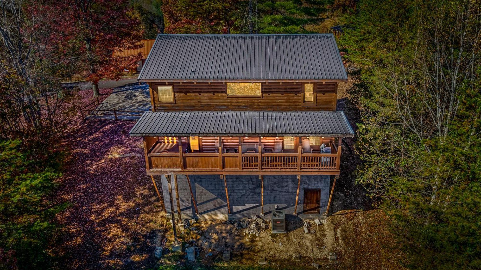 Bearfoot Pines - True Log Cabin - Wi-Fi, Hot Tub, Fishing, Deck With Views! - Mins To Pf Sevierville Esterno foto