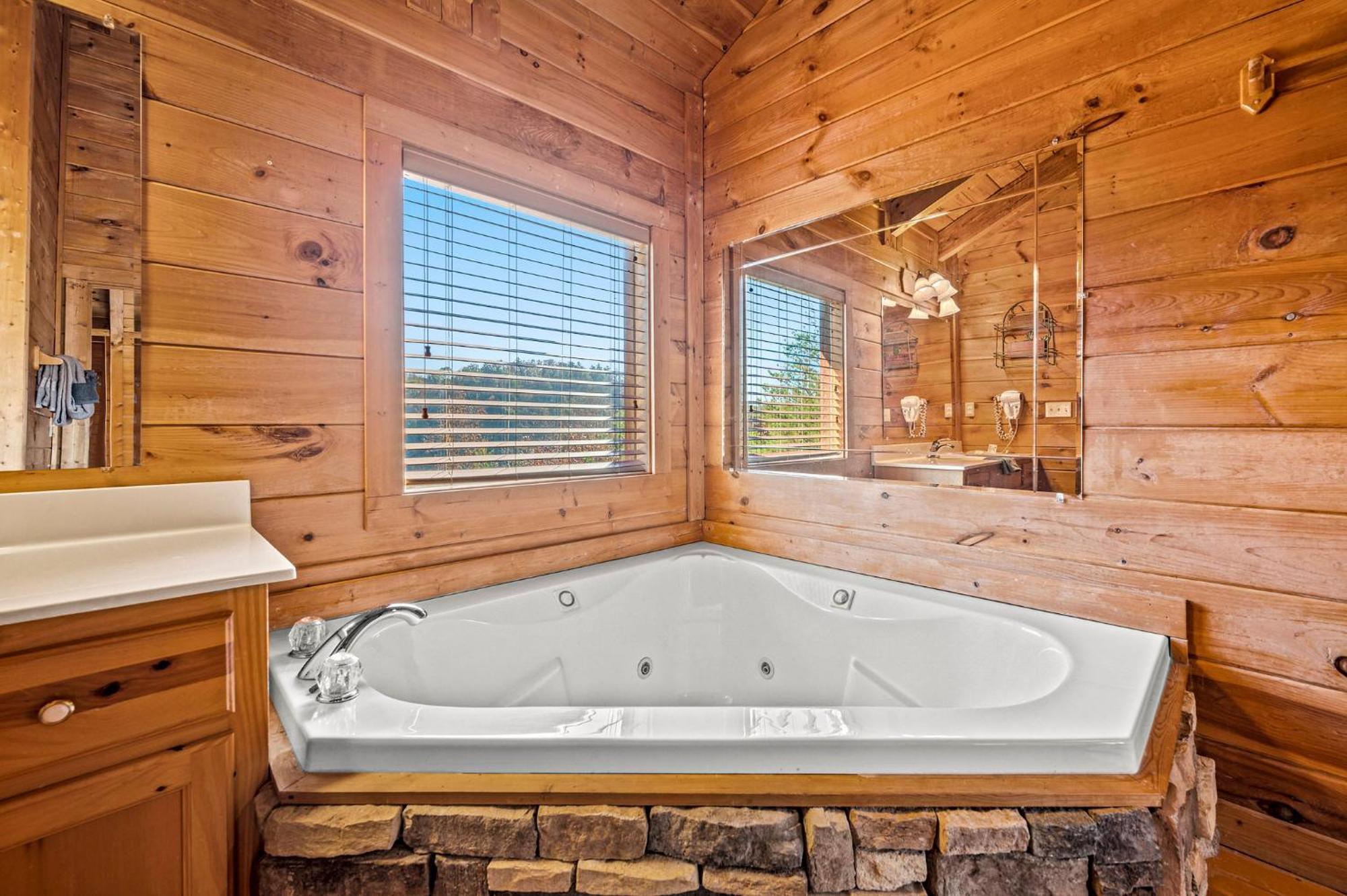 Bearfoot Pines - True Log Cabin - Wi-Fi, Hot Tub, Fishing, Deck With Views! - Mins To Pf Sevierville Esterno foto