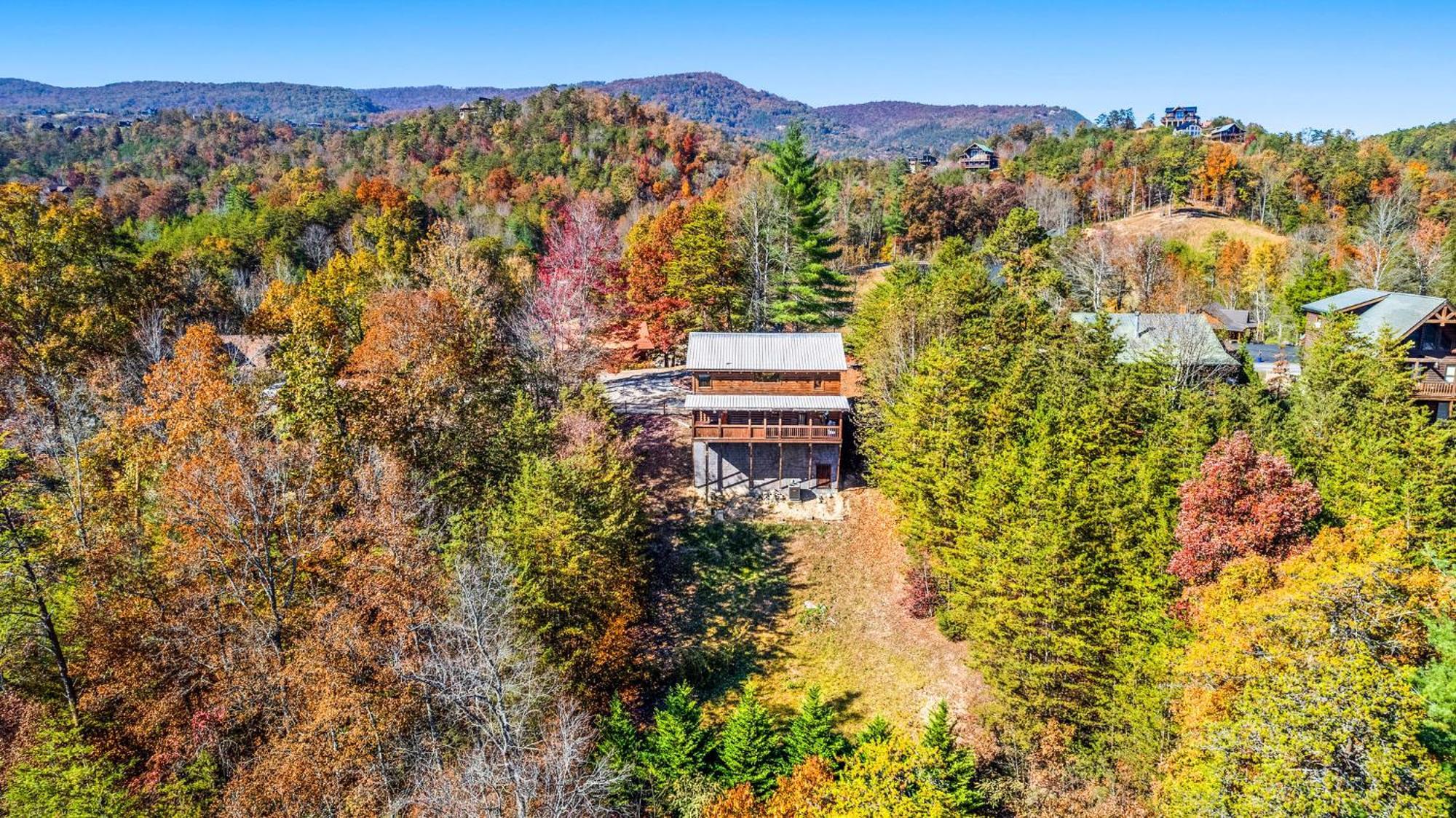 Bearfoot Pines - True Log Cabin - Wi-Fi, Hot Tub, Fishing, Deck With Views! - Mins To Pf Sevierville Esterno foto