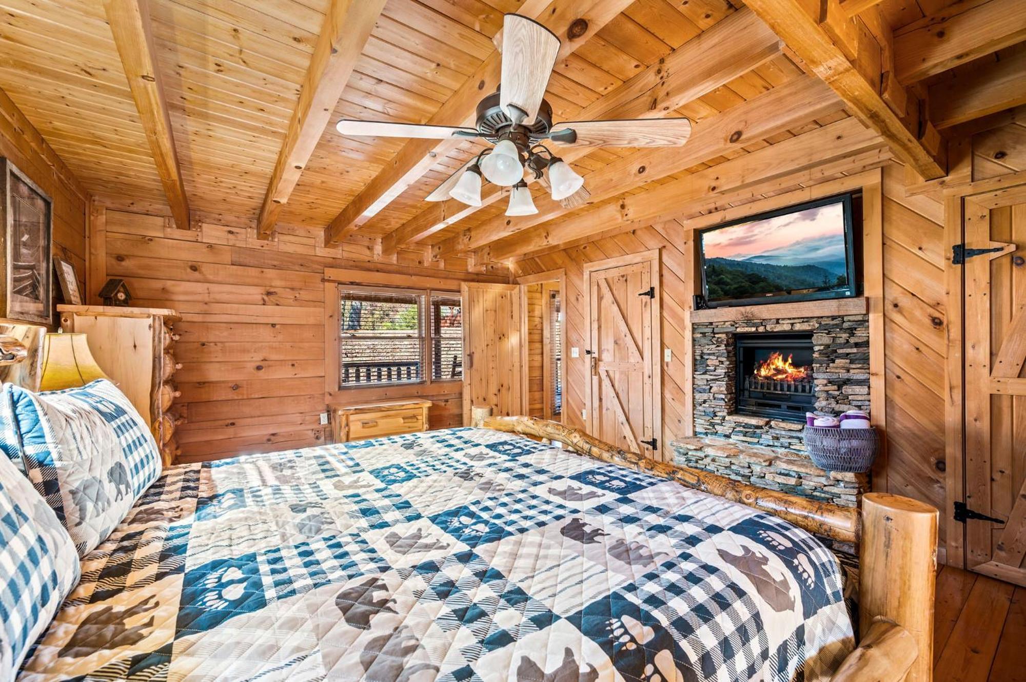 Bearfoot Pines - True Log Cabin - Wi-Fi, Hot Tub, Fishing, Deck With Views! - Mins To Pf Sevierville Esterno foto