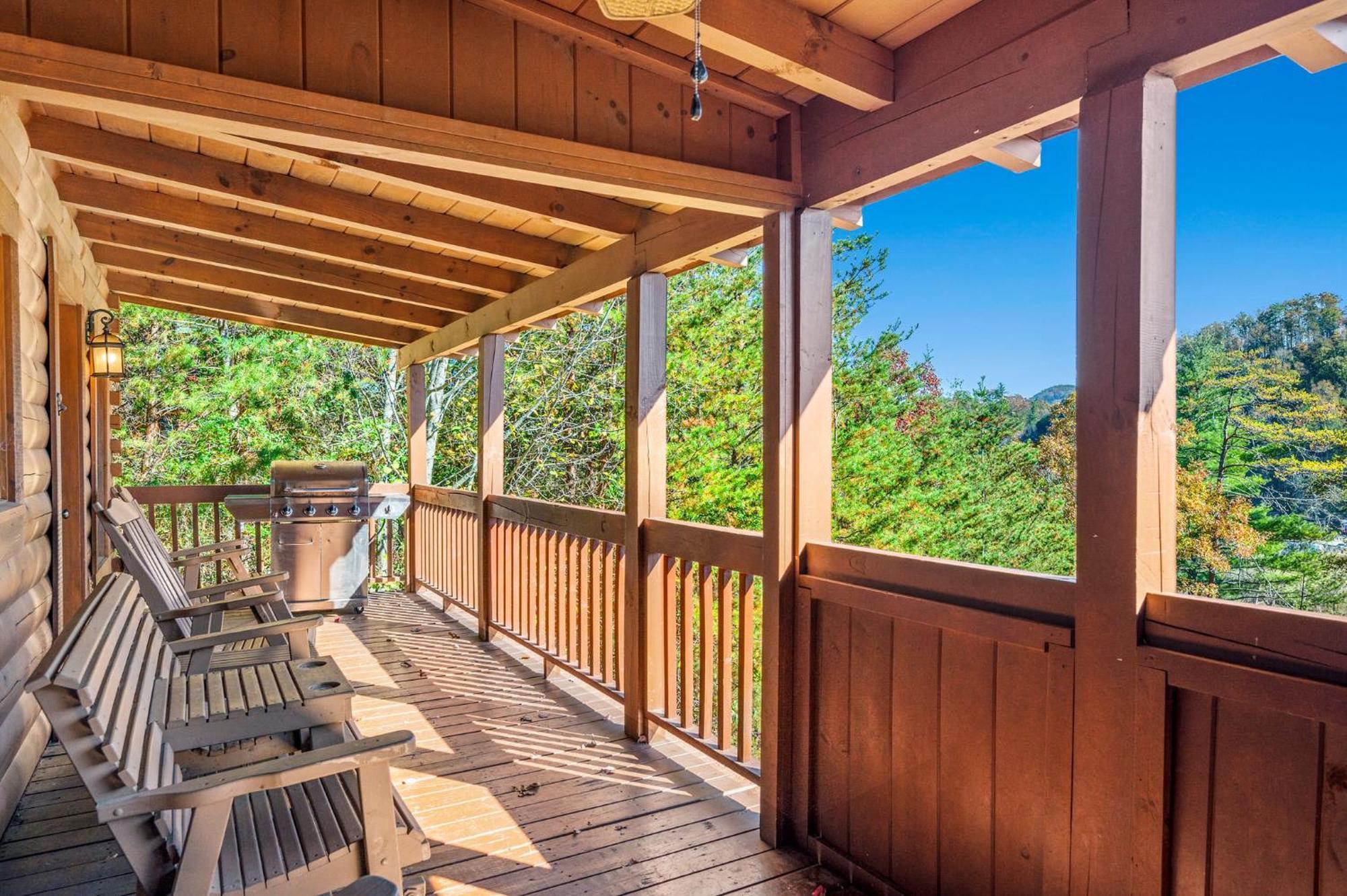 Bearfoot Pines - True Log Cabin - Wi-Fi, Hot Tub, Fishing, Deck With Views! - Mins To Pf Sevierville Esterno foto