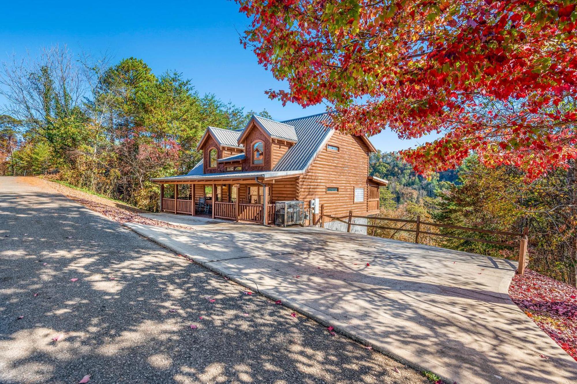 Bearfoot Pines - True Log Cabin - Wi-Fi, Hot Tub, Fishing, Deck With Views! - Mins To Pf Sevierville Esterno foto