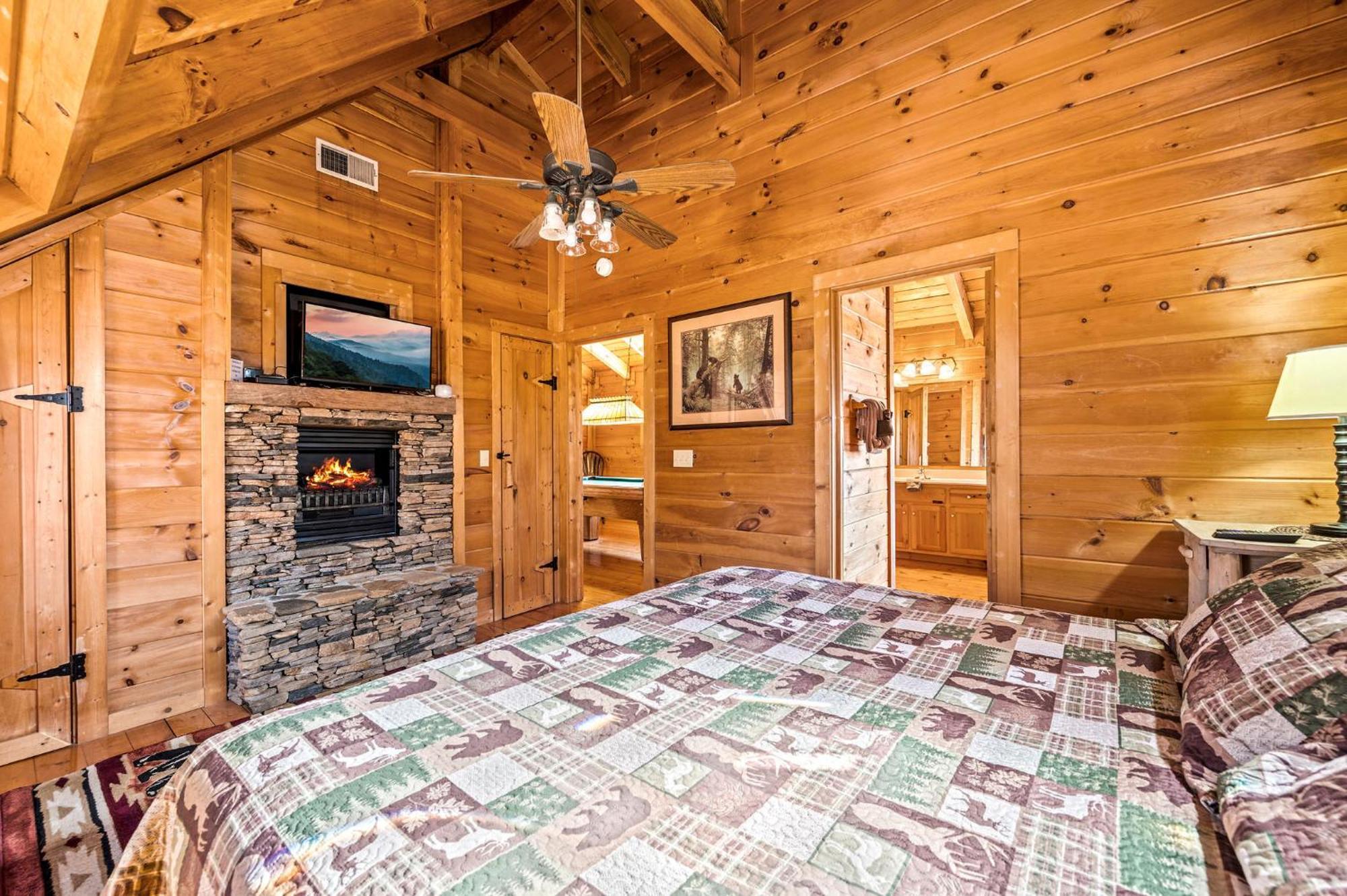 Bearfoot Pines - True Log Cabin - Wi-Fi, Hot Tub, Fishing, Deck With Views! - Mins To Pf Sevierville Esterno foto